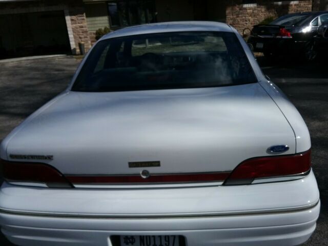 1993 White Ford Crown Victoria Sedan