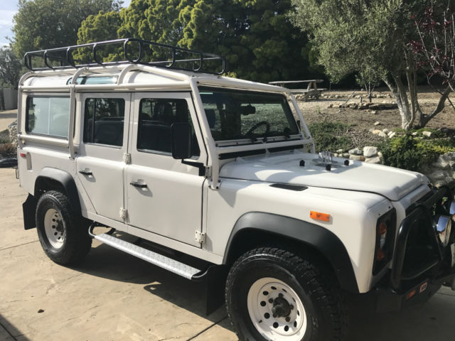 1993 Alpine White Land Rover Defender
