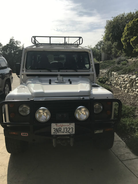 1993 Alpine White Land Rover Defender