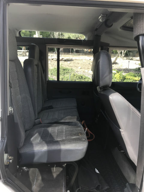 1993 Alpine White Land Rover Defender