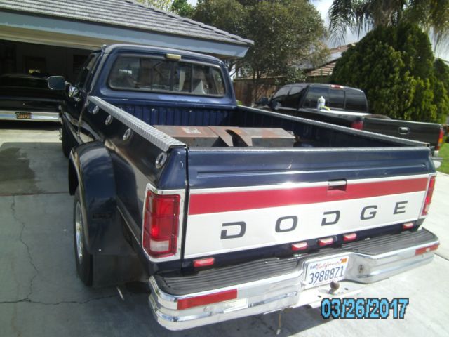 1993 Blue Dodge Ram 3500 Extended Cab Pickup