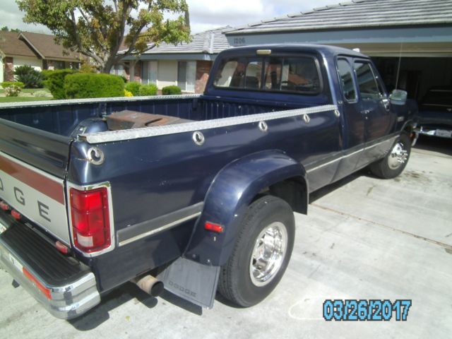 1993 Blue Dodge Ram 3500 Extended Cab Pickup
