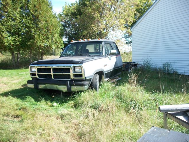 1993 Black Dodge Ram 2500 Cab & Chassis