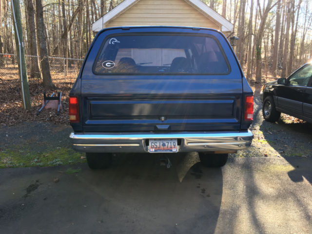 1993 Blue Dodge Ramcharger SUV