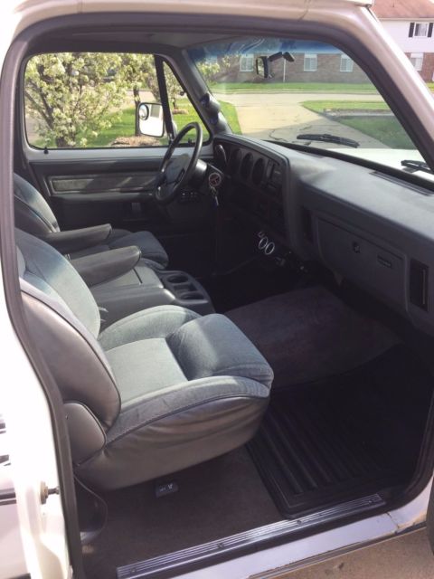 1993 White Dodge Ram 3500