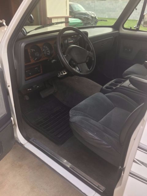 1993 White Dodge Ram 3500