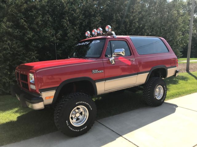 1993 Red Dodge Ramcharger SUV