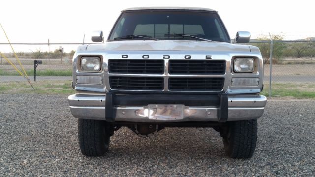 1993 Tan Dodge W250 Extended Cab Pickup