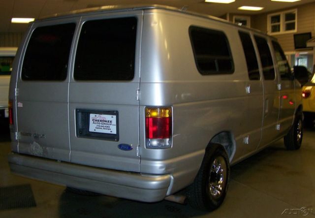 1993 Silver Ford E-Series Van Minivan/Van