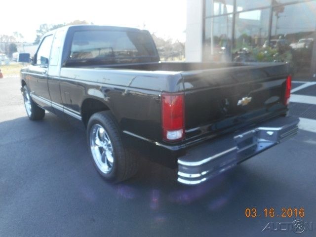 1993 Black Chevrolet S-10 Pickup Truck