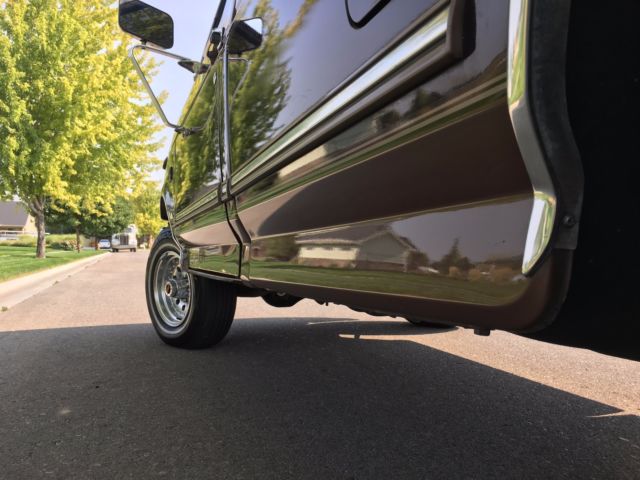 1993 Brown Ford F-150 Standard Cab Pickup