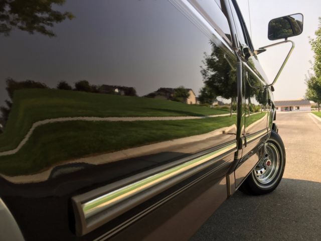 1993 Brown Ford F-150 Standard Cab Pickup