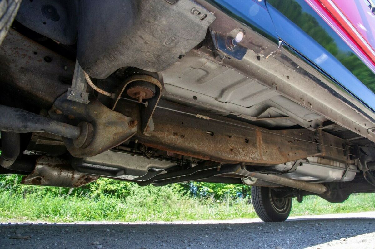 1993 Black/Red Ford F-150 Standard Cab Pickup