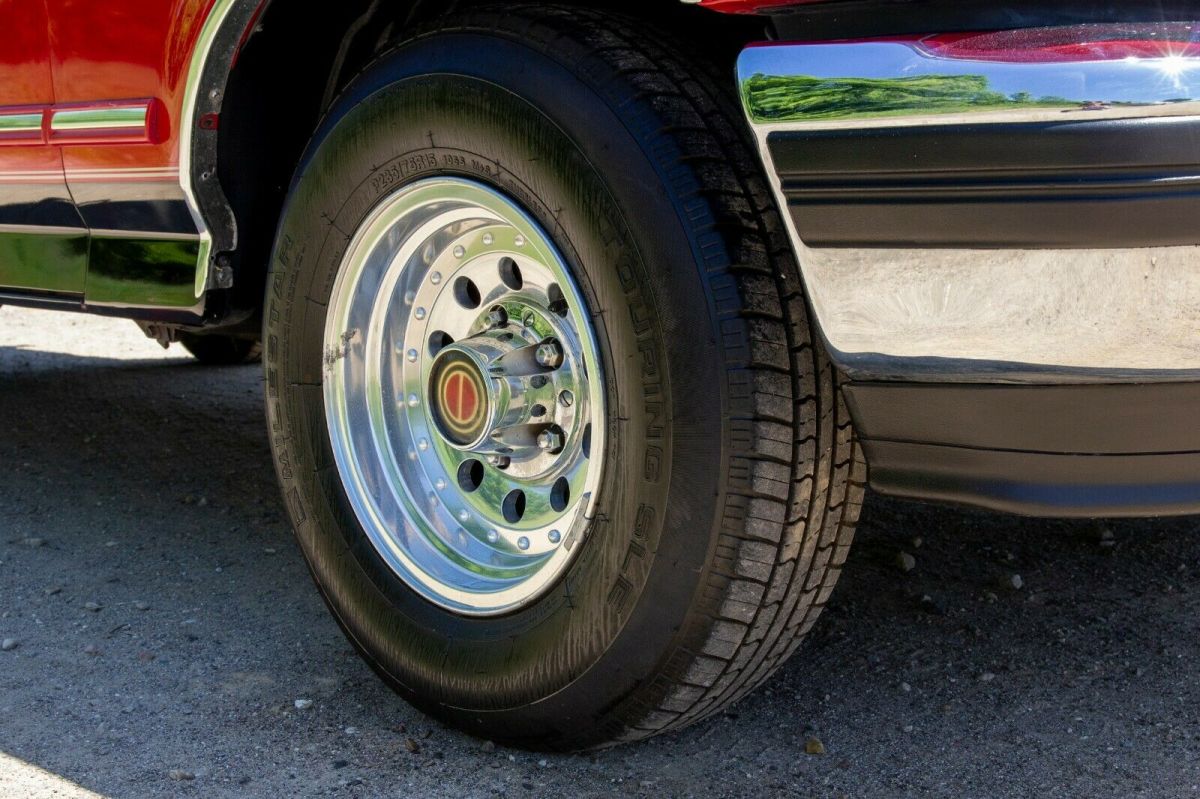 1993 Black/Red Ford F-150 Standard Cab Pickup