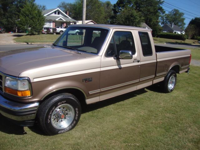 1993 Brown Ford F-150 Extended Cab Pickup