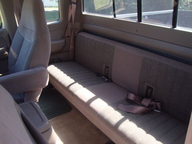 1993 Brown Ford F-150 Extended Cab Pickup