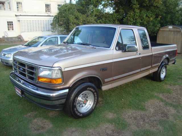 1993 Brown Ford F-150 Extended Cab Pickup