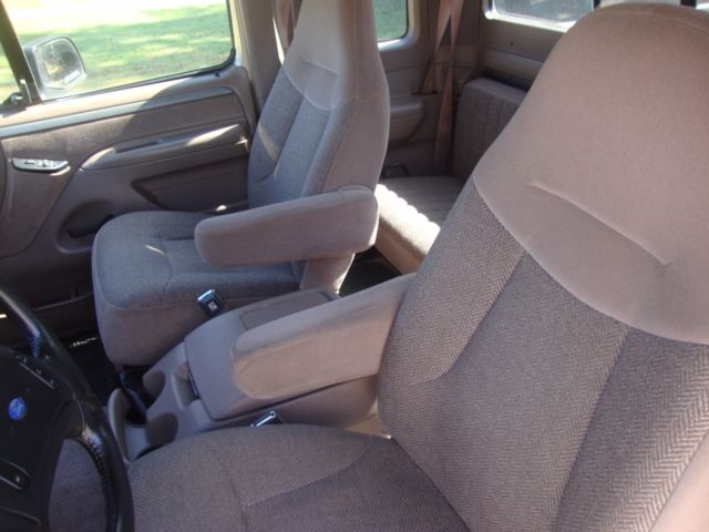 1993 Brown Ford F-150 Extended Cab Pickup