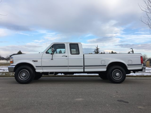 1993 White Ford F-250 Extended Cab Pickup