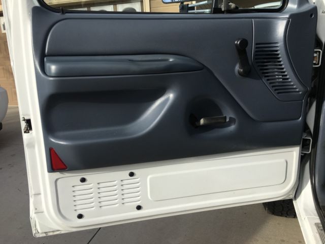 1993 White Ford F-250 Extended Cab Pickup