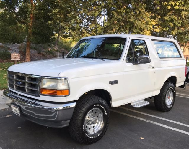 1993 White Ford Bronco SUV