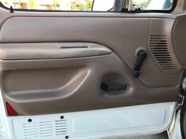 1993 White Ford Bronco SUV