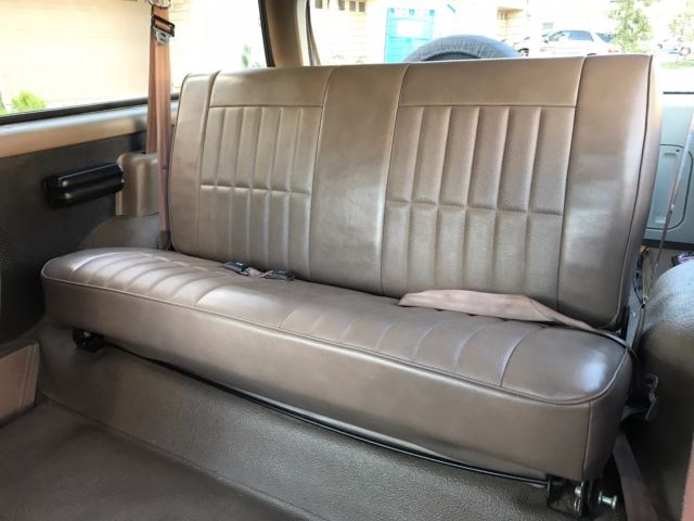 1993 White Ford Bronco SUV