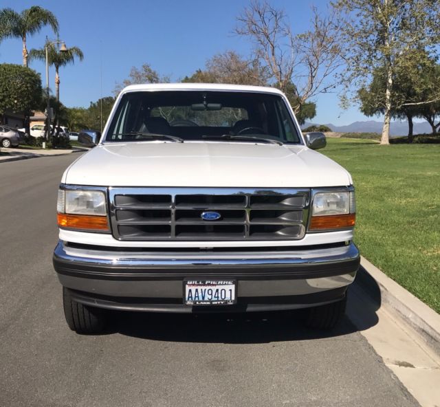 1993 White Ford Bronco SUV