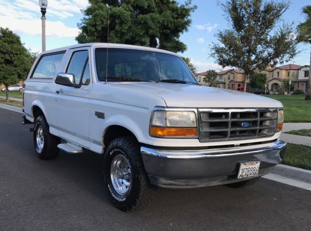 1993 White Ford Bronco SUV
