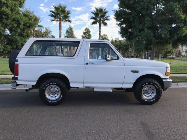 1993 White Ford Bronco SUV
