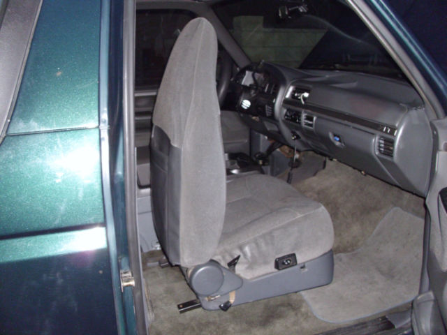 1993 Green Ford Bronco SUV/TRUCK