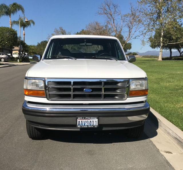 1993 White Ford Bronco SUV
