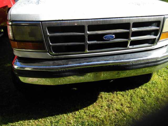 1993 White Ford Bronco SUV