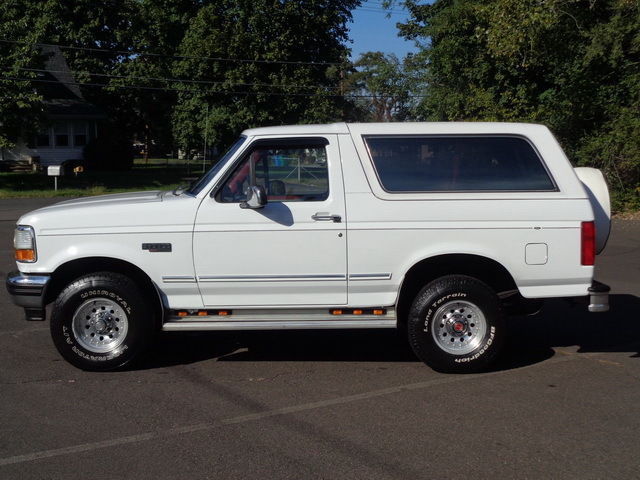1993 White Ford Bronco SUV