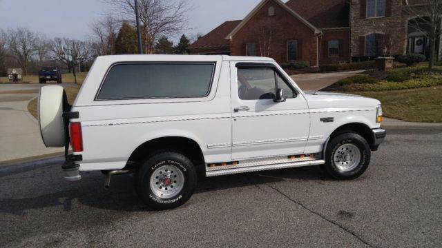 1993 White Ford Bronco SUV