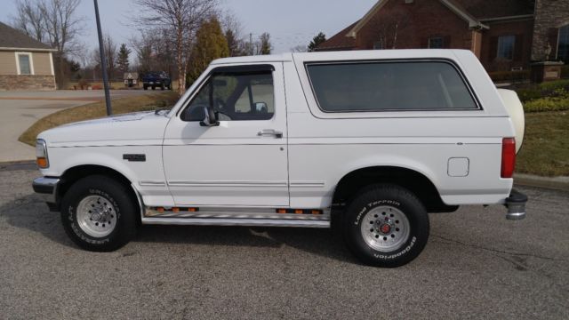 1993 White Ford Bronco SUV