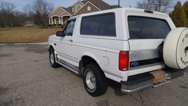 1993 White Ford Bronco SUV