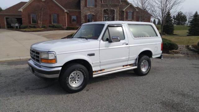 1993 White Ford Bronco SUV