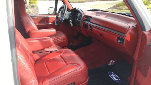 1993 White Ford Bronco SUV