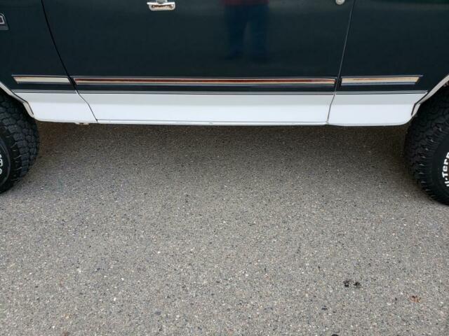 1993 White Ford Bronco SUV