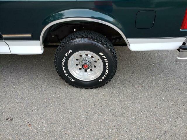 1993 White Ford Bronco SUV