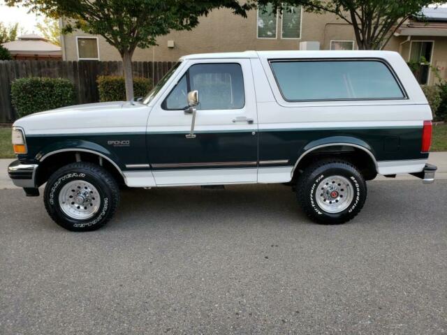 1993 White Ford Bronco SUV