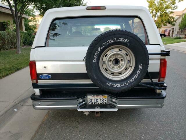 1993 White Ford Bronco SUV