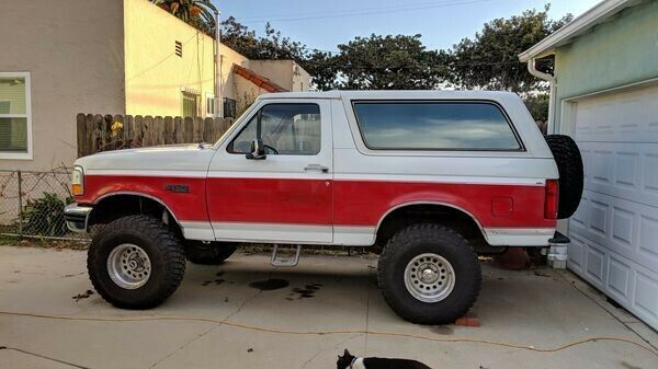 1993 White Ford Bronco SUV