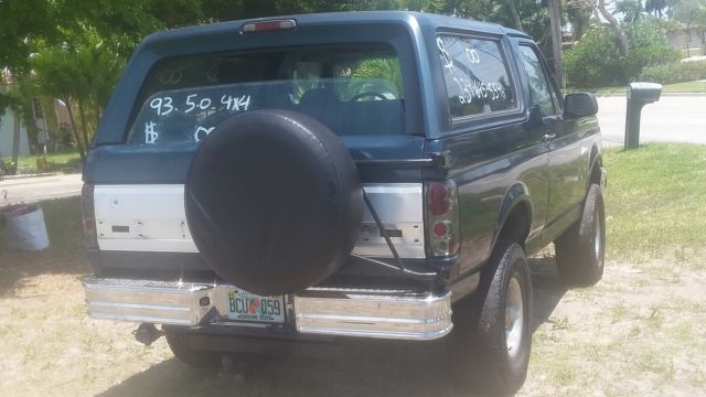 1993 Green Ford Bronco SUV