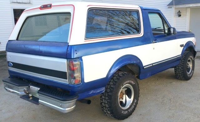 1993 Blue Ford Bronco SUV