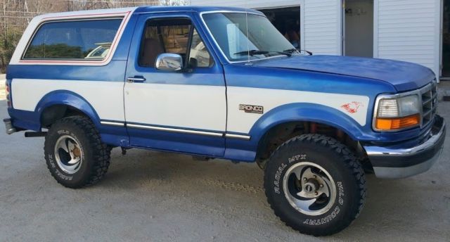 1993 Blue Ford Bronco SUV