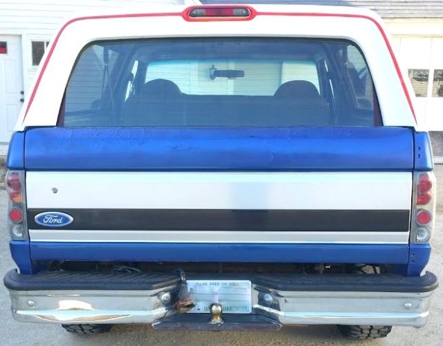 1993 Blue Ford Bronco SUV