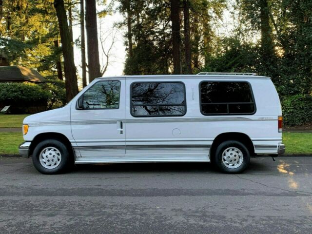 1993 White Ford E-Series Van Van Camper