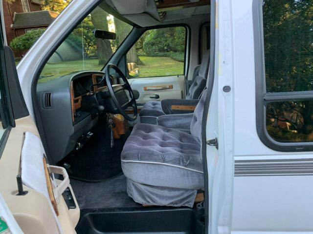 1993 White Ford E-Series Van Van Camper